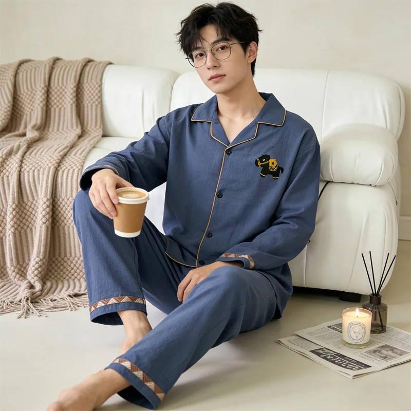 Fashionable Best-selling Men's Pajamas for All Seasons. Cloud-like Cotton Long-sleeved Two-piece Set for Home Wear.