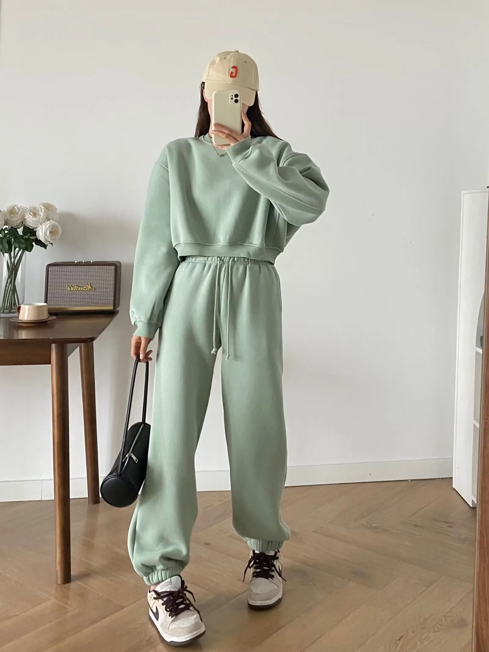 RZRA2024 new autumn and winter women's basic solid color round neck short sweatshirt drawstring high waist jogging pants