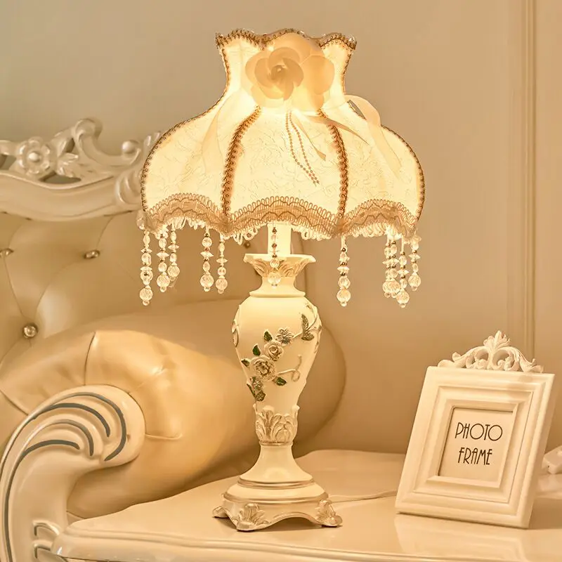 European-style Palace Desk Lamp, Bedroom Bedside Wedding, Wedding Room Celebration, Individuality and Creativity, Modern Simplic