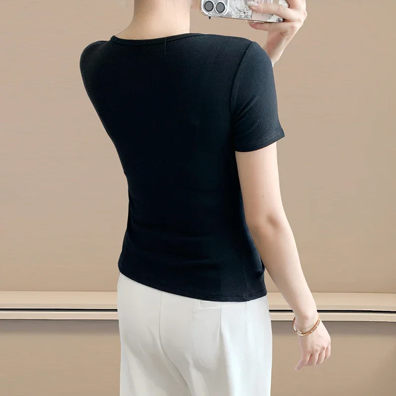 Maglietta da donna a maniche corte con scollo a V e paillettes a nastro alla moda coreana 2025 Top casual solidi