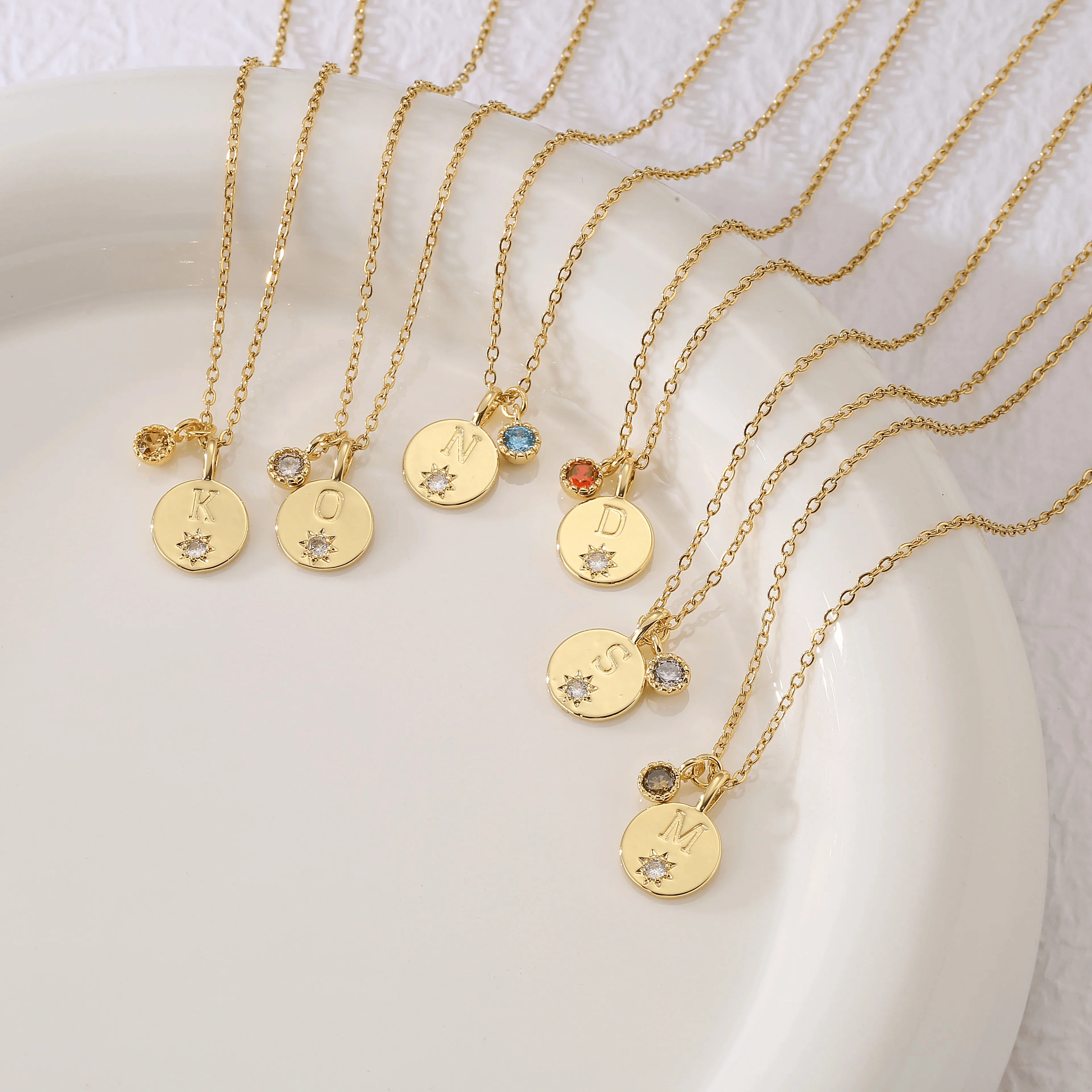 Collar con colgante de 26 letras chapado en oro de 18 quilates, collar de cadena tipo O a la moda para mujer, regalo de joyería para mujer, 1 unidad