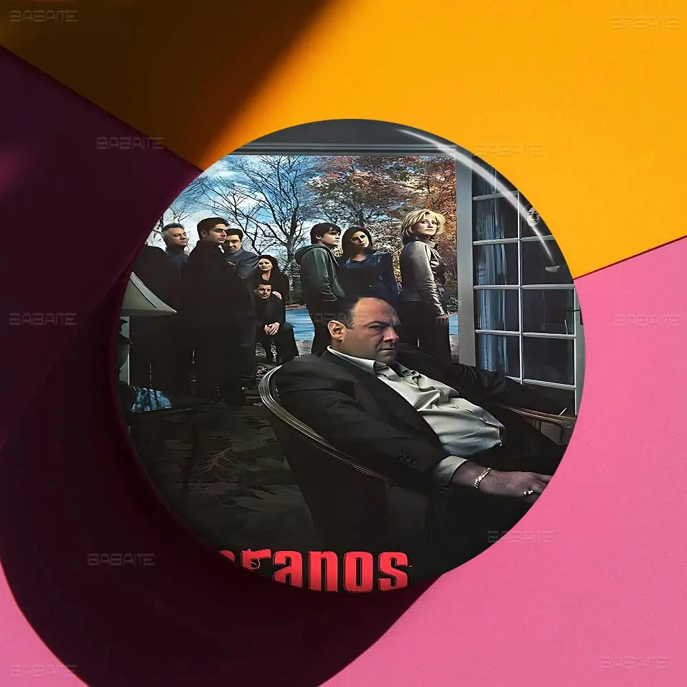 التلفزيون الكلاسيكي The Sopranos فيلم لينة زر دبوس مشرق مطبوعة أيقونة هدية للأصدقاء شارة طوق بروش التلبيب دبوس معدني