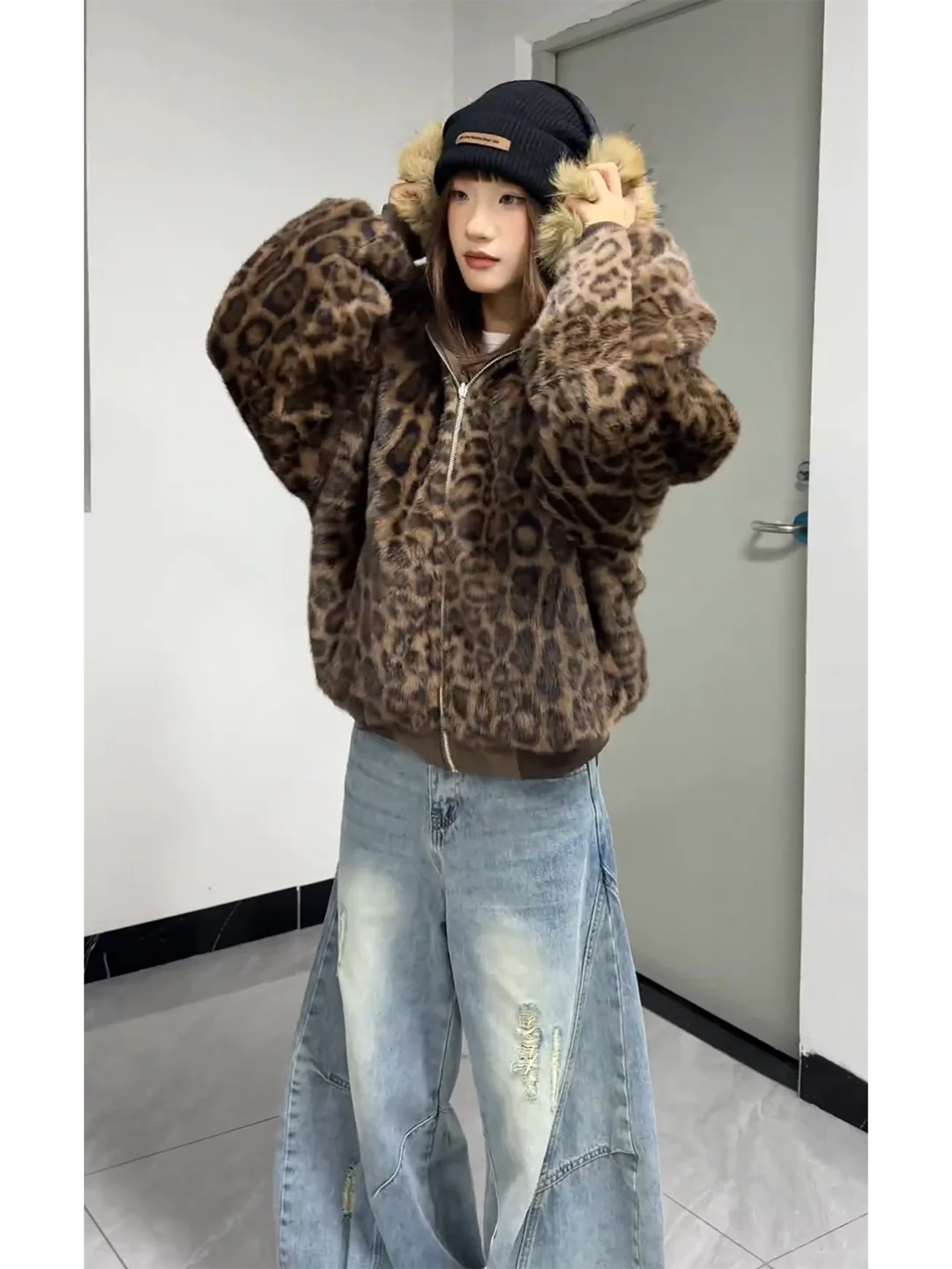 

Женская зимняя куртка Cleanfit с леопардовым принтом, двусторонняя, из утолщенного хлопка, с капюшоном, короткий рукав