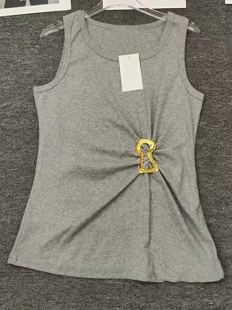 

Summer 2025 New T-shirt with round neck and short sleeves and irregular side buckle pleats is fashionable and versatile.