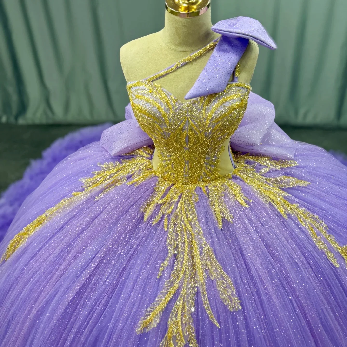 

Shiny lavender purple Quinceanera Dress off-shoulder glitter Decal layering Long tail Bow Vestidos De 15 Quinceanera ﻿Customize