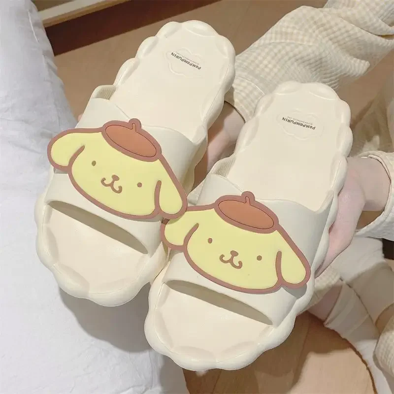 Novo sanrio kawali pompompurin chinelos casa sapatos sola macia banhar sandbeach originalidade ins dos desenhos animados bonito presente de aniversário para meninas