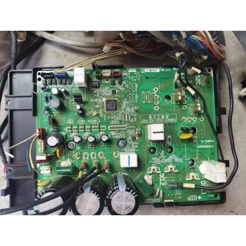 

Детали подходят для инверторной платы центрального кондиционера Hitachi, плата привода сжатия P29158 17F87472G 17F07378F.