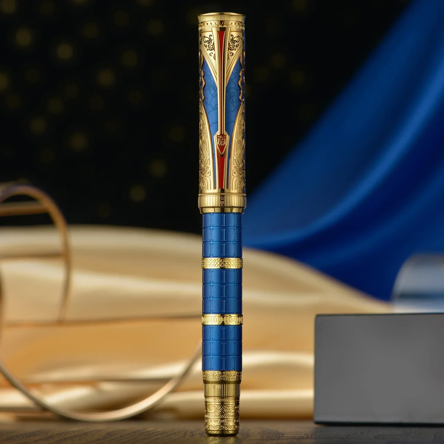 

Hongdian D5 14K Piston Fountain Pen with Wooden Box Retro Qin Dynasty Series Engraved Collectible Gift Pen