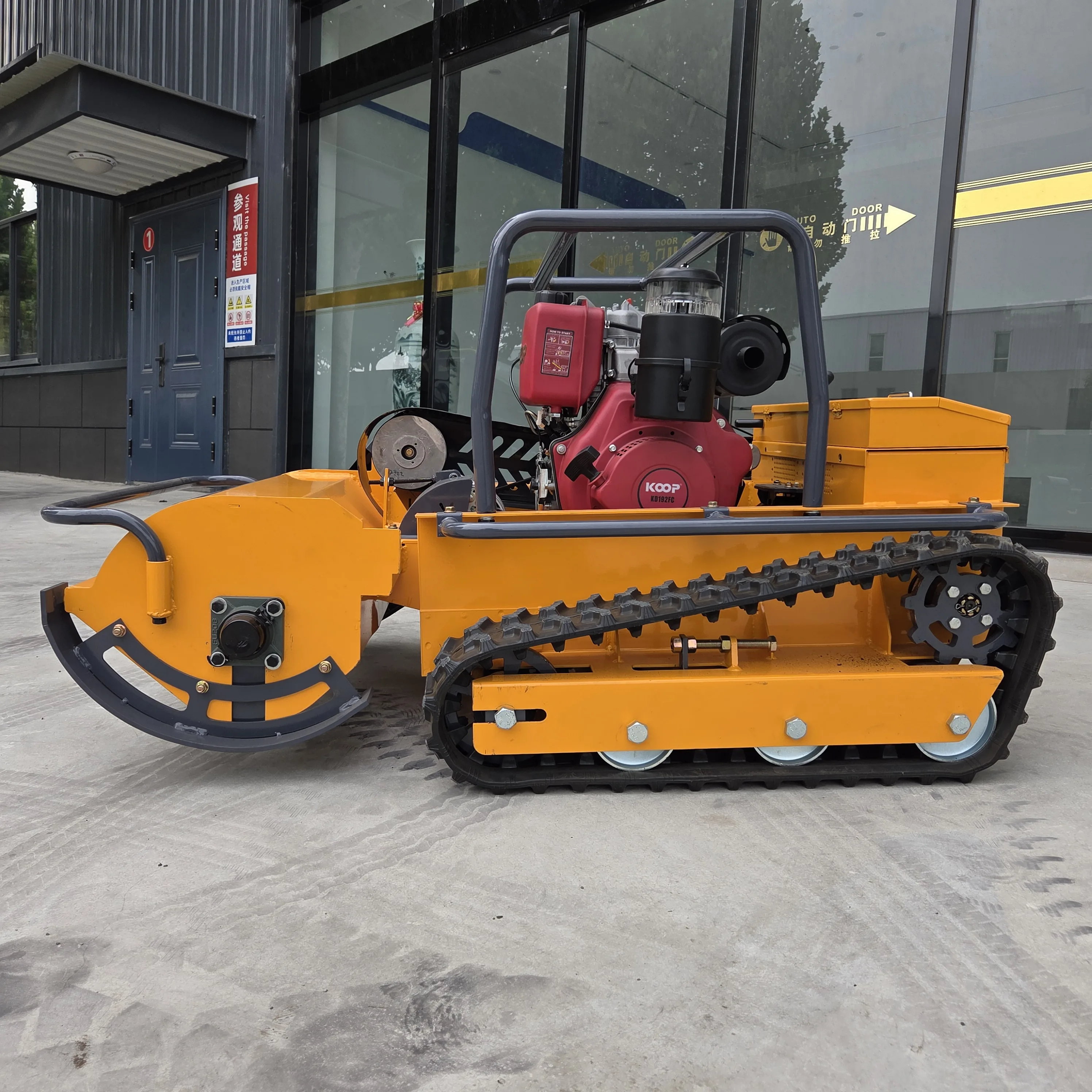  Remote-Controlled Agri-Rubber Robot Flail Mower – CE/EPA Diesel-Powered, 800mm Cutting Width for All-Terrain High-Efficiency