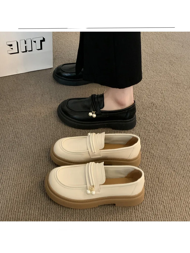 Schuhe Frau 2024 runde Zehen flache Mund Slipper mit Pelz lässig weibliche Turnschuhe All-Match weiche Low Heels schwarze Wohnungen Slip-On Ochse