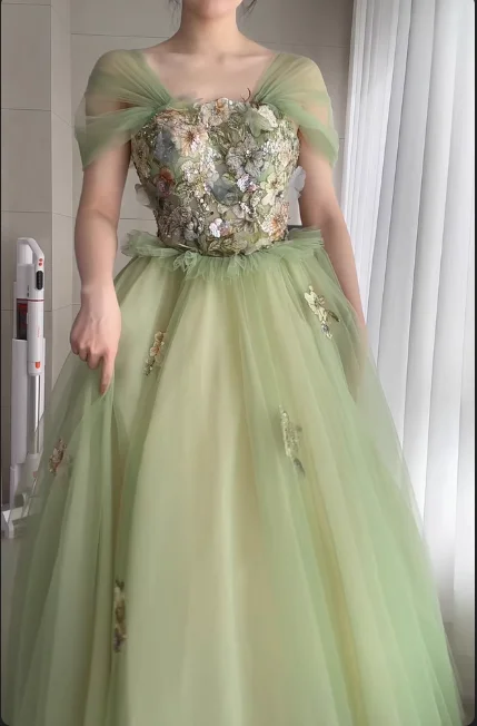 

vintage green fairy long dress/party/carnival gown/ball gown