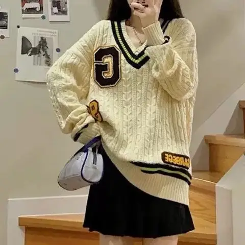 Japanese relaxed joker v-neck sweater female in the spring and autumn 2022 new sweet wind letter lazy college knitting coat y2k