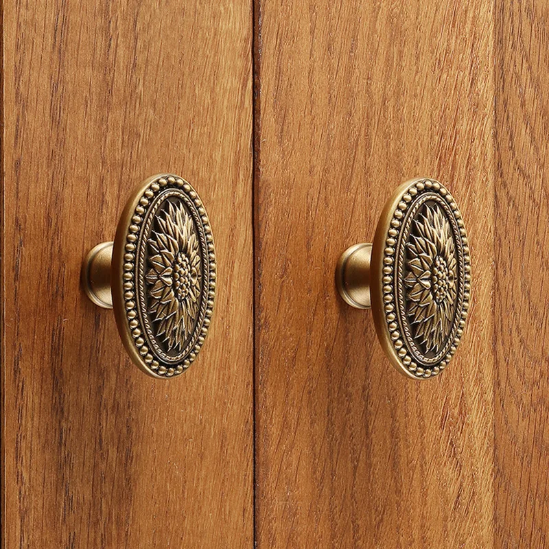 French Style Vintage Daisy Embossed Oval Cabinet Knobs Antique Gold Silver and Bronze Decorative Drawer Knobs with Beaded Border