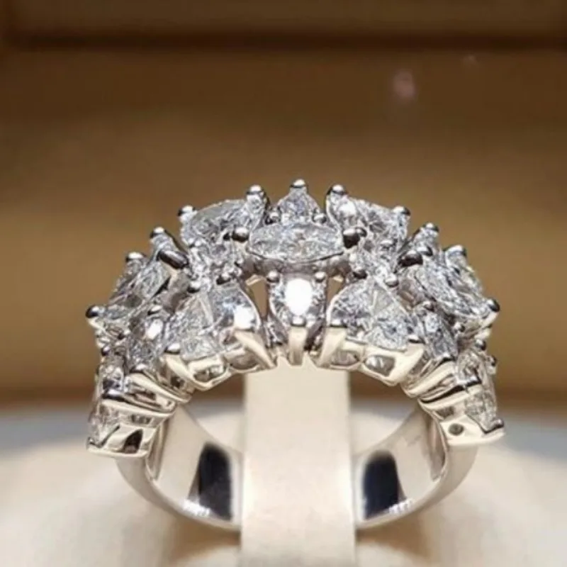 Bague élégante pour femmes, couleur argent, incrustée de CZ blanc, bijoux de fête à porter au quotidien