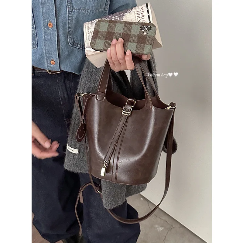 Bucket Tote Bag, Women\'s New Retro Niche Design Bag, Fashionable, Versatile, High-end Texture Handbag, Crossbody Bag