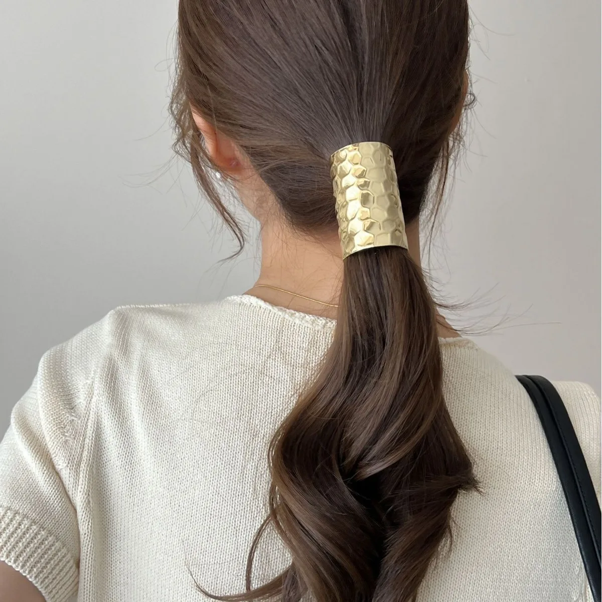 

Long Crocodile Texture Metal Hair Stick Cool Tone Ponytail Clip for Women Premium Daily Use Silver