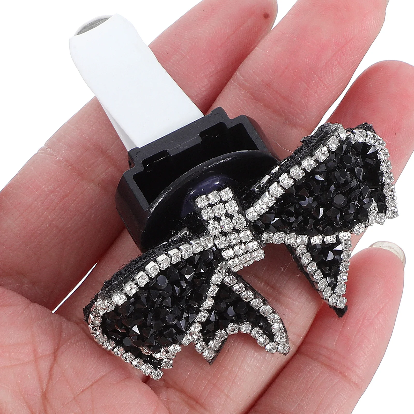 

2Pcs Stylish Bowknot Car Air Vent Clips Freshener Aroma Diffuser Car Interior Decoration Automotive Air Fresheners