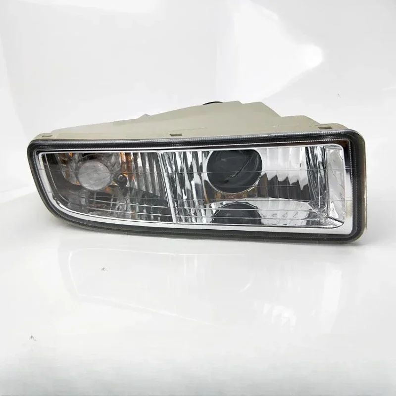 98-07 Suitable for Lexus LX470 4700 front bar light car front bumper anti-fog light turn signal with lens assembly