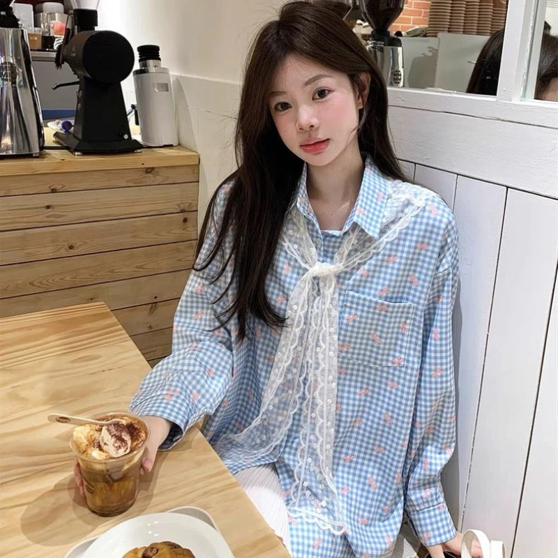 Camicetta giovanile carina allentata con stampa dolce fiocco Primavera Estate Nuova camicia a maniche lunghe con collo a polo Top Trend Abbigliamento donna pigro