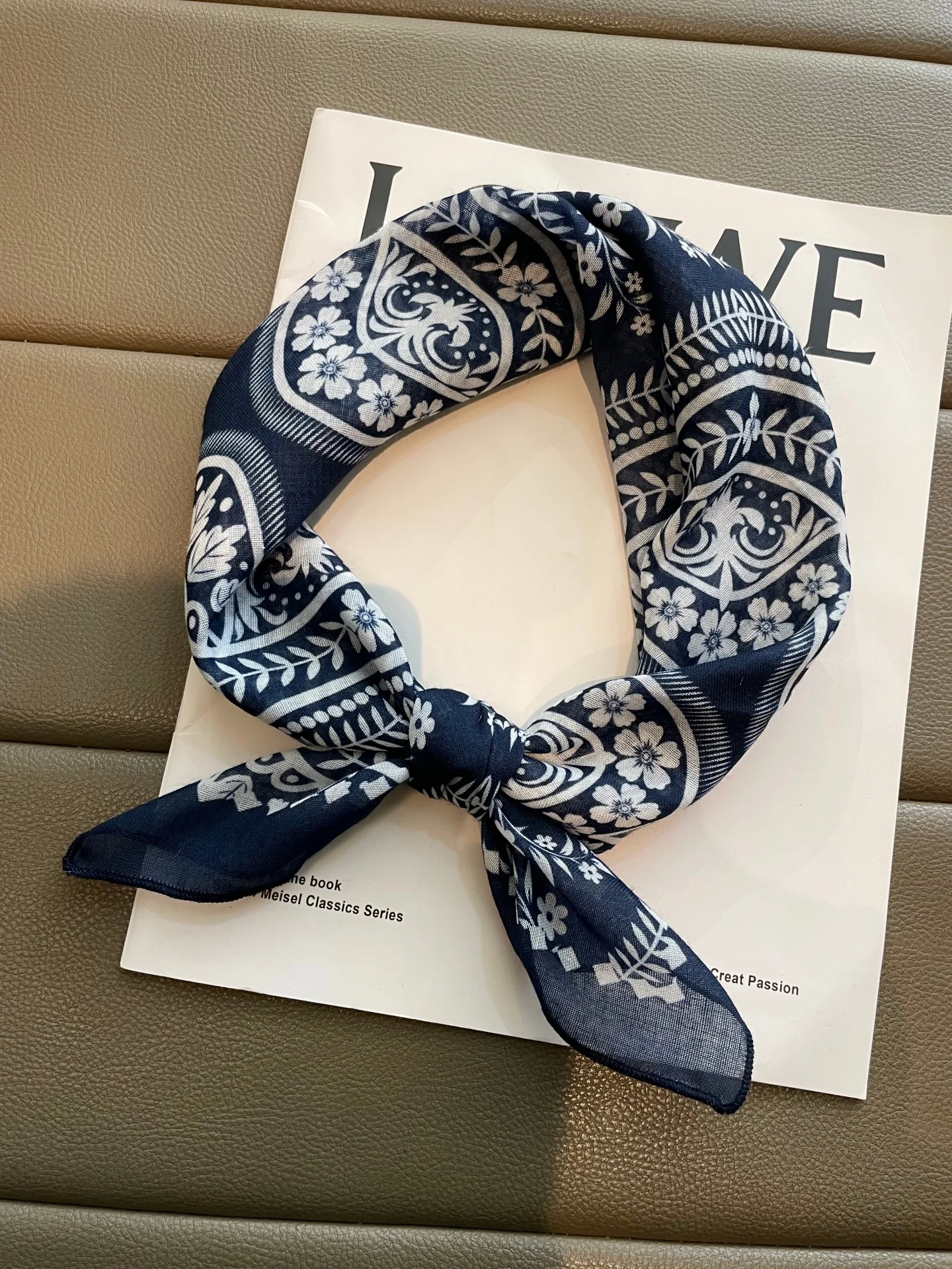 lenco-quadrado-de-seda-azul-floral-retro-feminino-pequeno-para-protecao-do-pescoco-estilo-coreano-acessorio-de-moda-para-primavera-e-outono