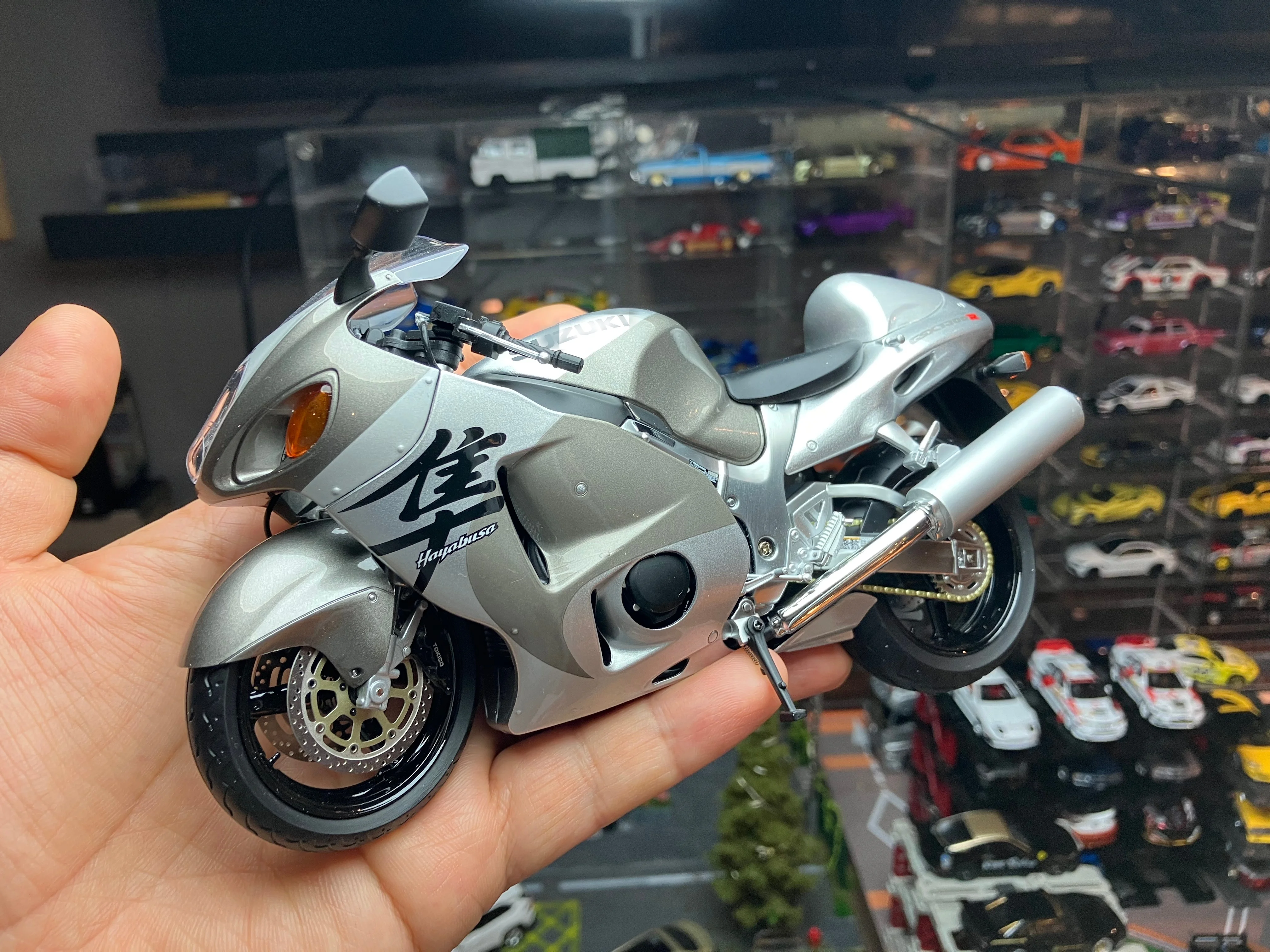

LCD Models 1:12 GSX 1300R 2001 Silver Diecast Metal model car Limited Alloy