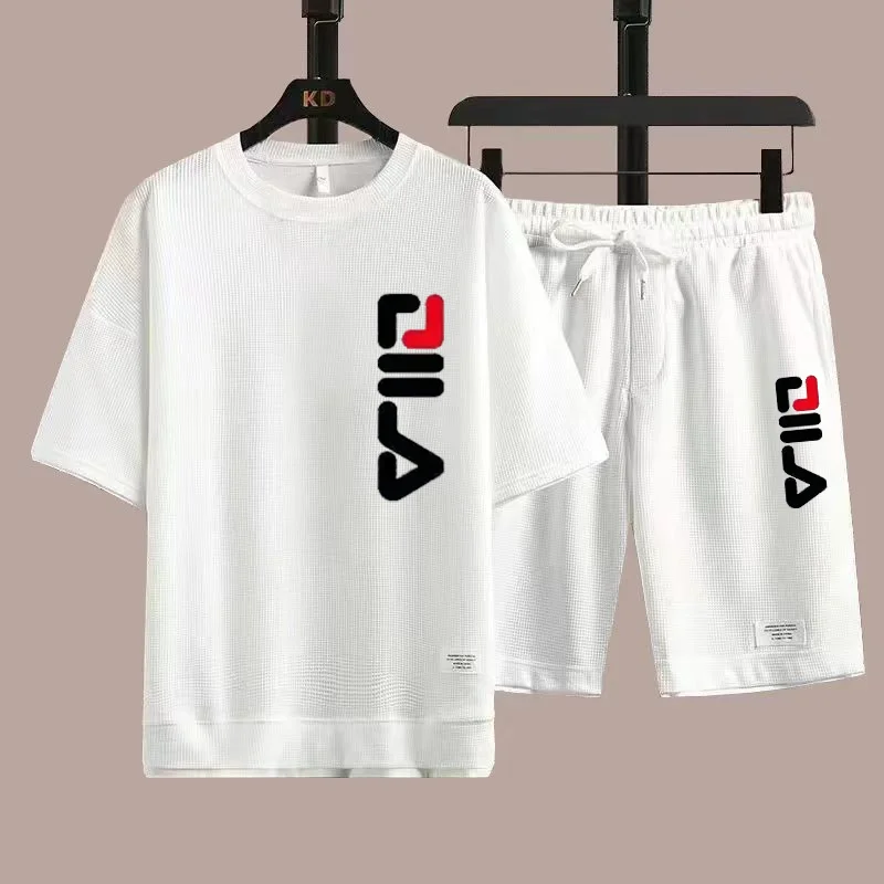 تي شيرت وسروال قصير الأكمام للرجال صيفي جديد يسمح بمرور الهواء لعام 2025 طقم مكون من قطعتين ، بدلة رجالية غير رسمية للشاطئ في الهواء الطلق