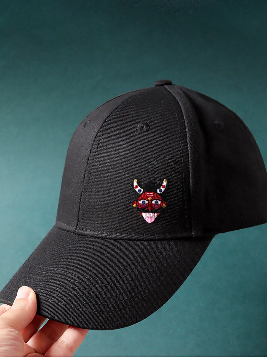 

Милая мультяшная брошь-дьяволёнок, аксессуар для одежды, вышивка ручной работы, нишевый дизайн, украшение для рюкзака и шляпы