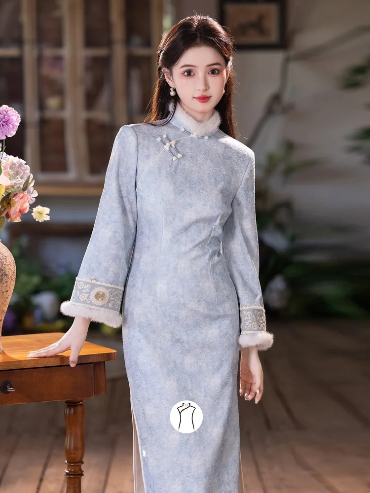 

Синий длинный халат с флаговым узором, на флисовой подкладке, зимний, новый, в китайском стиле, абсолютно красивый, высококачественный, для молодых моделей, 020, винтажный стиль.