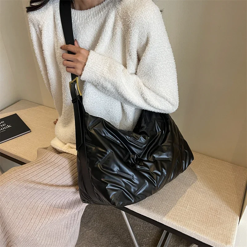 Leftside grande macio acolchoado bolsa de ombro para as mulheres 2023 coreano moda designer tendências inverno feminino crossbody bolsa bolsas