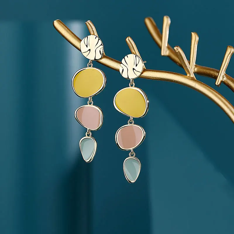 

Korean silver needle Morandi color design round earrings with simple retro sweet and fresh temperament, internet famous earrings