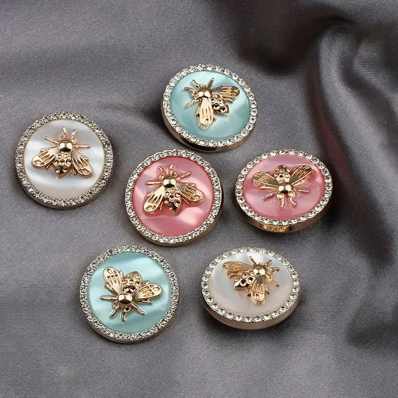 New Product Bee Buttons Fashionable Gold Color Metal Buttons Round Shank Buttons Woman\'s Clothes Accessories 5 Pieces