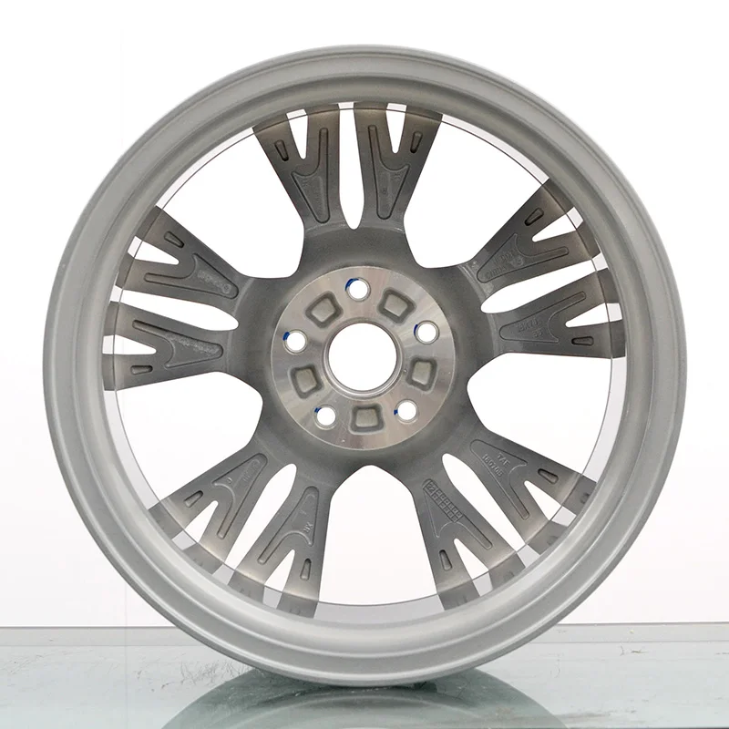 OE replaces the hub. 18X7 5-114.3 64.1 Suitable for Honda Elisen, Odyssey 18 