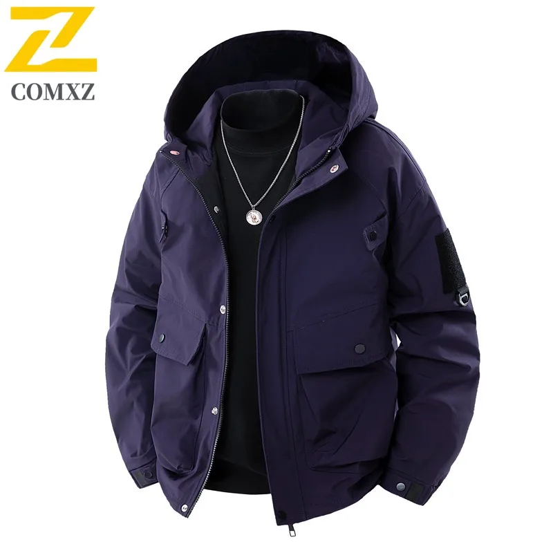 COMXZ سترة بقلنسوة خارجية 2025 معطف رجالي غير رسمي لتسلق الجبال مقاوم للرياح مريح موضة السفر سترة واقية جديدة للخريف #4