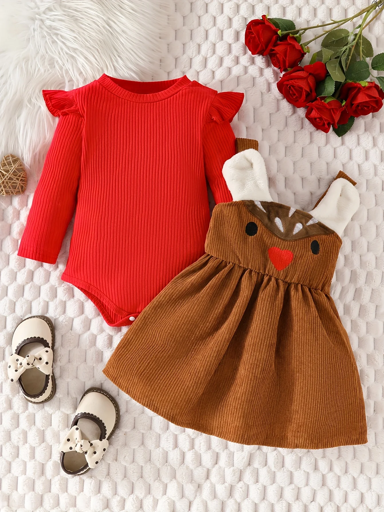 Baby girl Bao Bao spring and autumn cute outing ruffled onesie + cute cartoon suspender skirt two-piece set