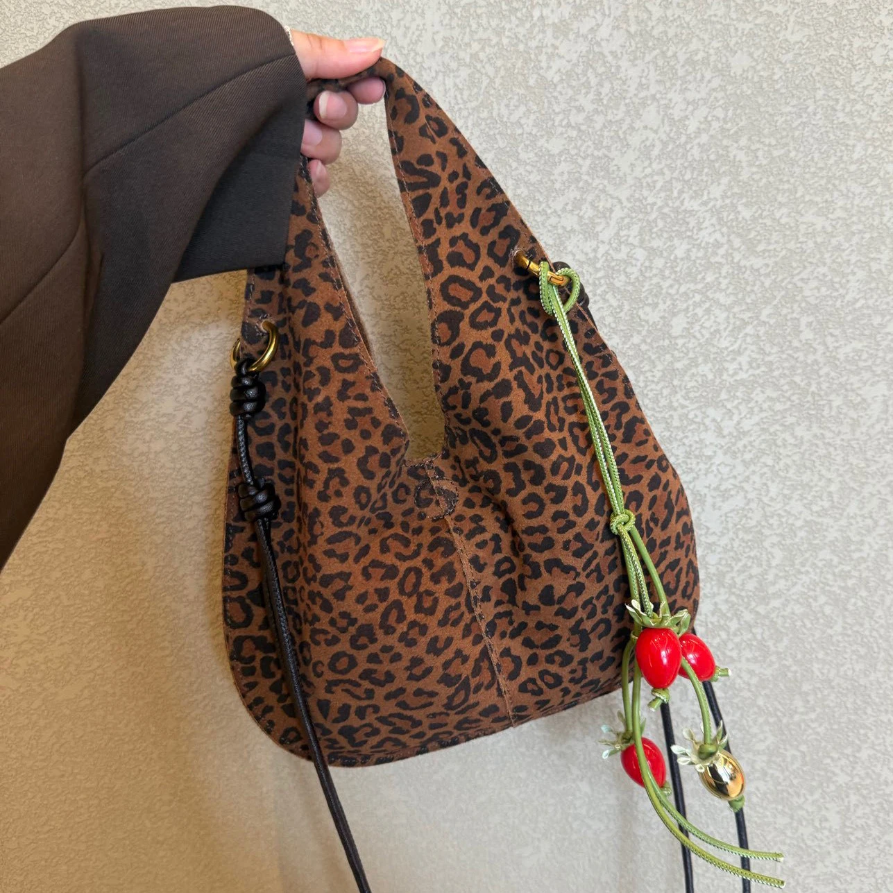 

Suede Leopard Print Women's Handbag Autumn and Winter New Niche Design Frosted Cowhide Vintage Single-Shoulder Crossbody Bag