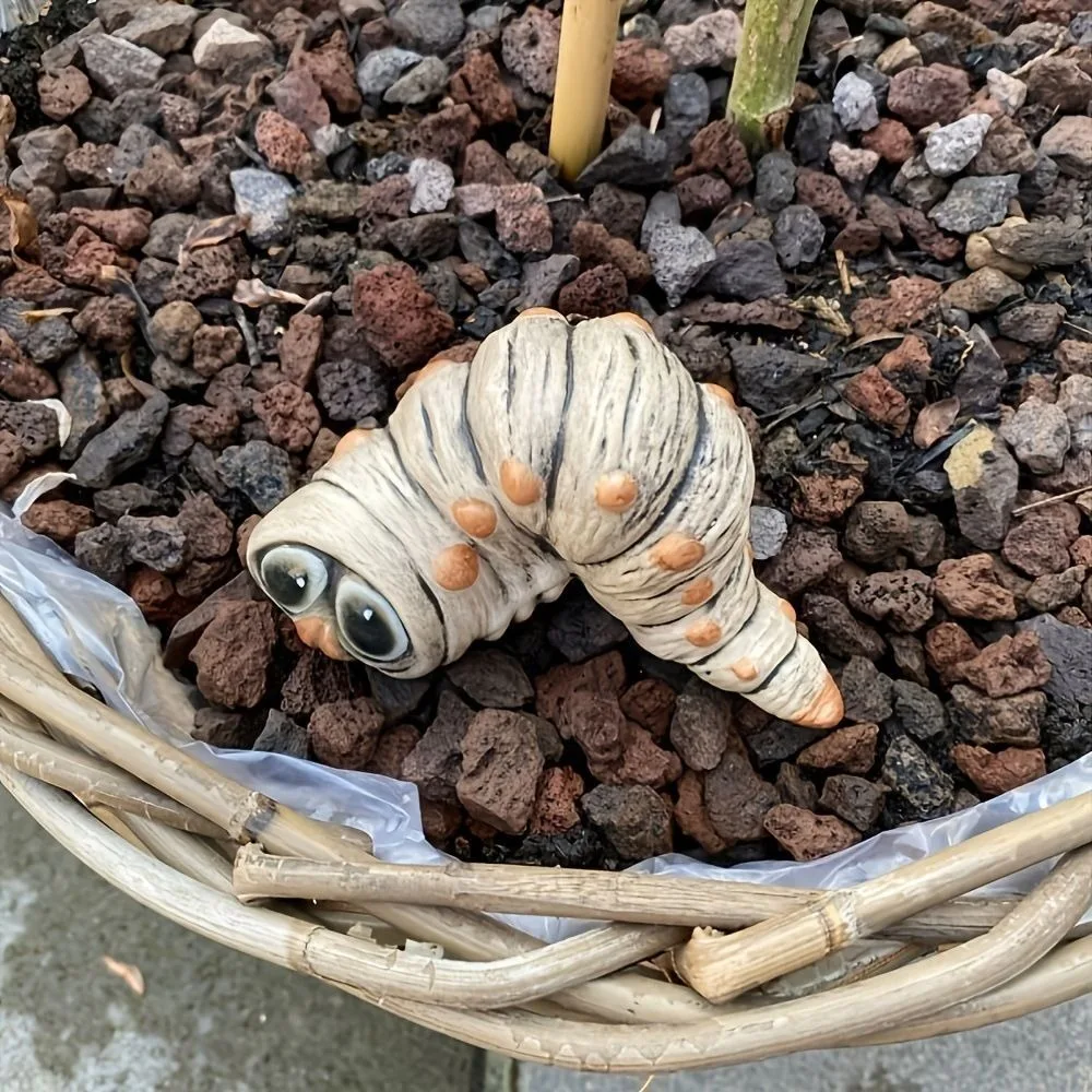 Funny Outdoor Caterpillar Statue Handmade Lifelike Garden Worm Ornament Resin Craft Animal Figurine