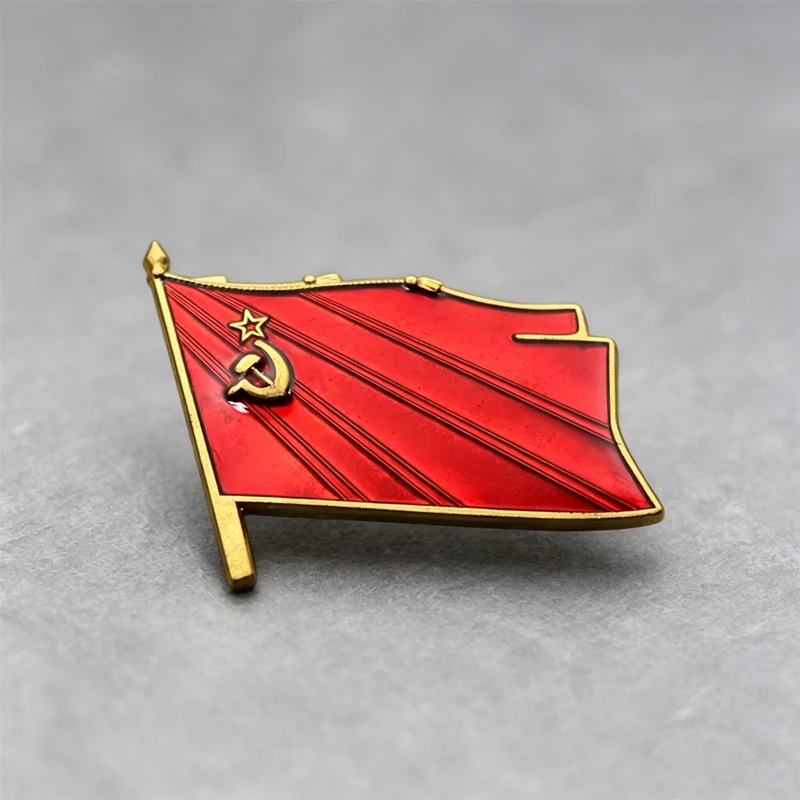Soviet Union CCCP Flag Brass Uniform Badge USSR Red Star Sickle Axe Commemorative Medal