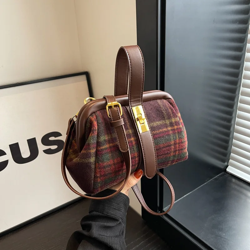 Trendy Wool Blend Grid Hobos Shoulder Crossbody Bags Women Tote Handbags and Purses 2023 New Plaid Messenger Bag High Quality