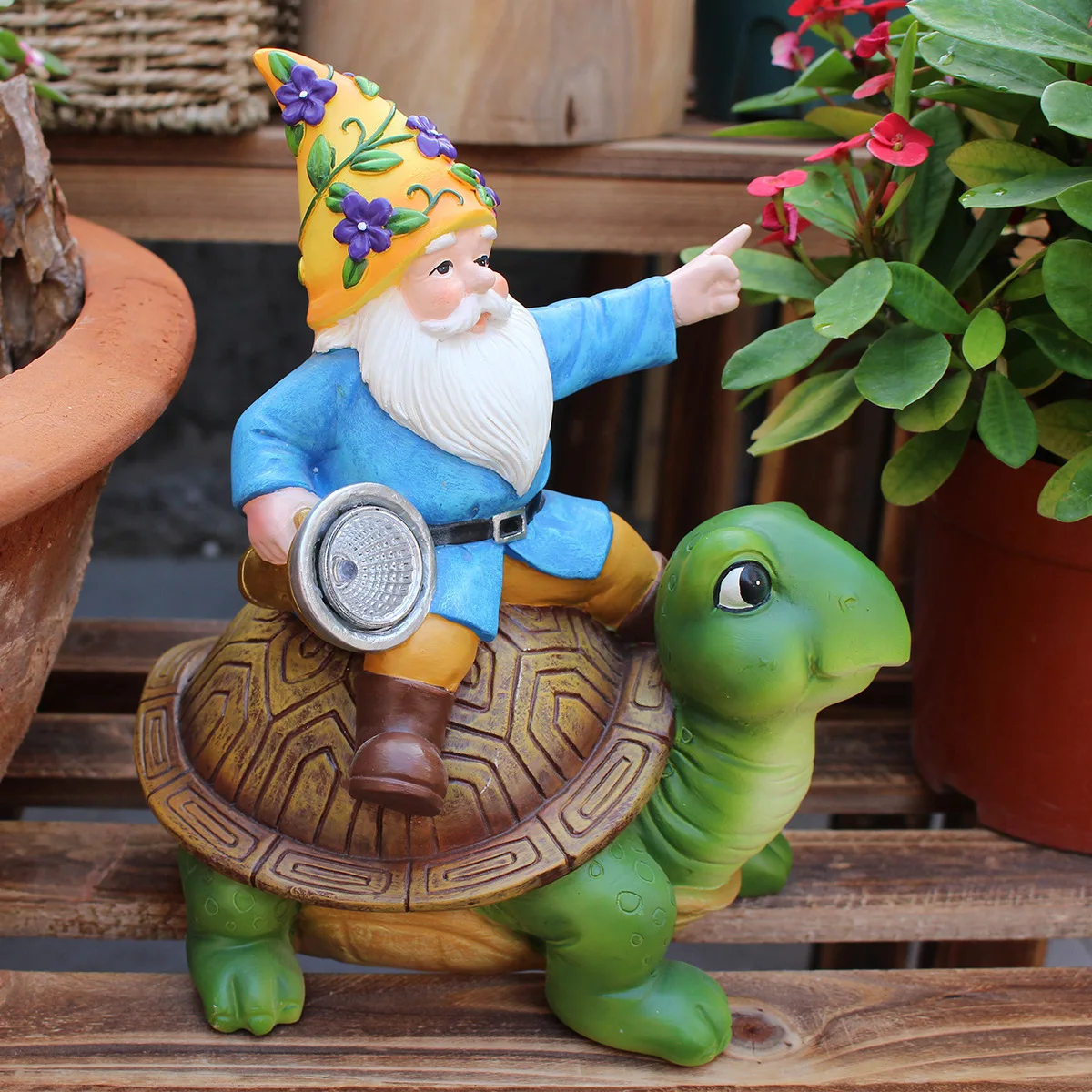 ‌Handmade Resin Dwarf with Turtle Figurine - Solar Garden Light for Patio & Lawn‌