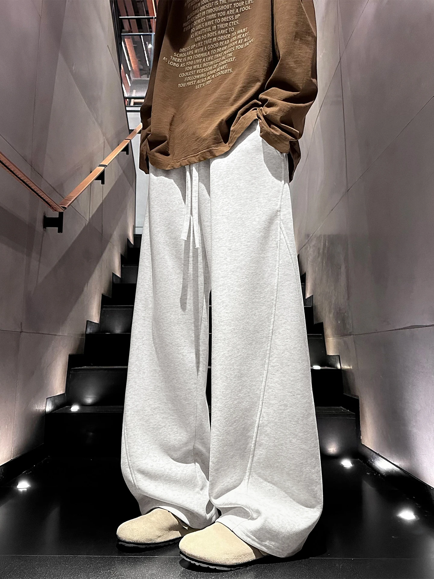 

Мужские повседневные прямые спортивные штаны, свободные спортивные штаны в американском стиле, осенний сезон, удобная мягкая полиэфирная ткань