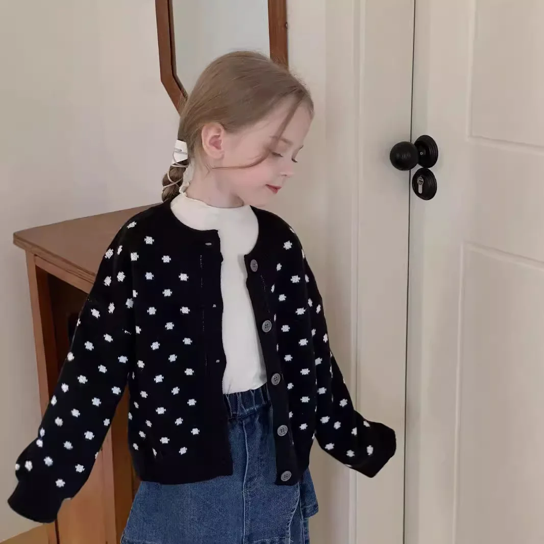 

Свитер для девочек, весна 2024, новая детская одежда, корейский стиль, модный свитер в горошек для маленьких девочек, кардиган, повседневный, простой, на каждый день
