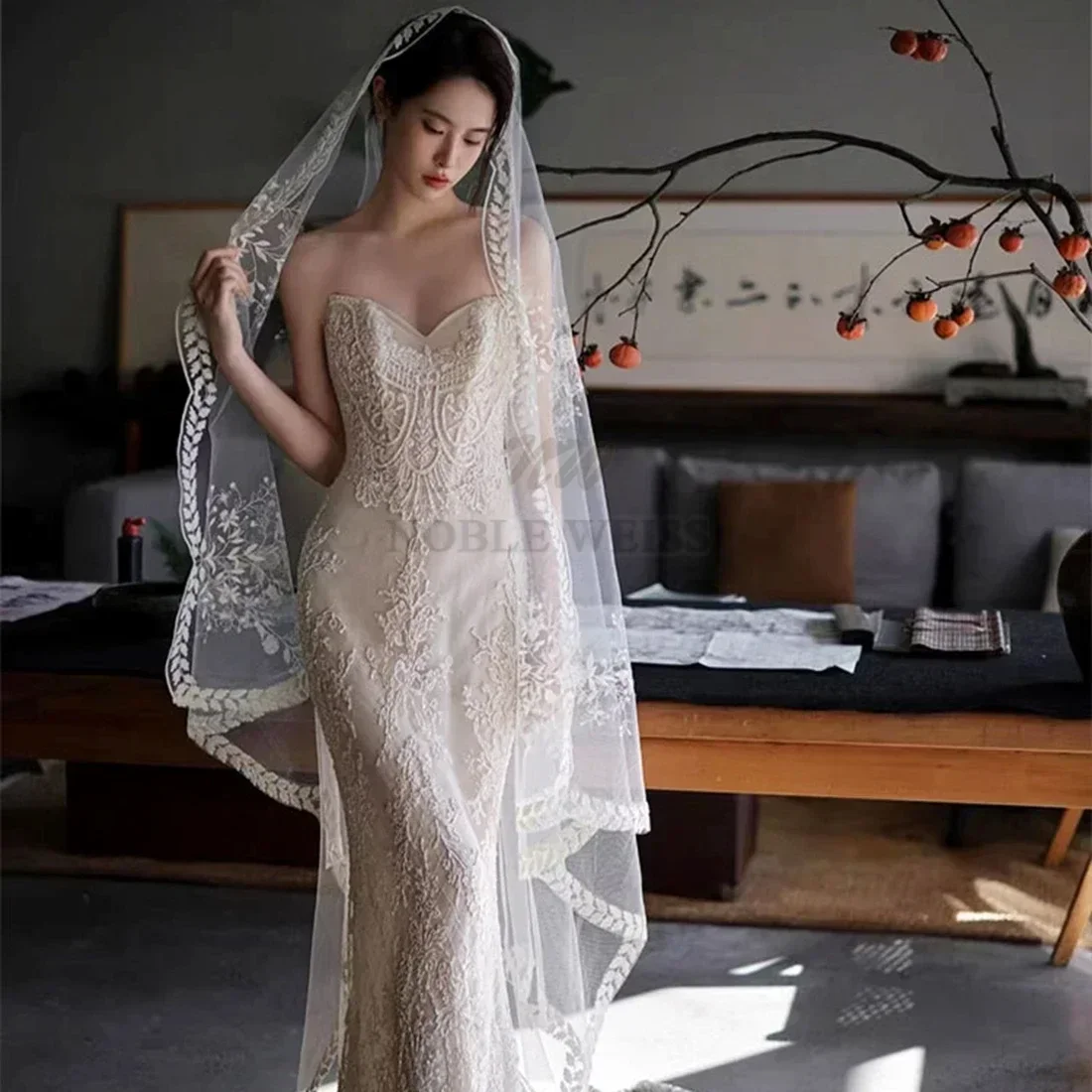 Vintage One-Layer Bridal Veil with Lace Edge and Appliqued for Wedding Photography Customized image 3