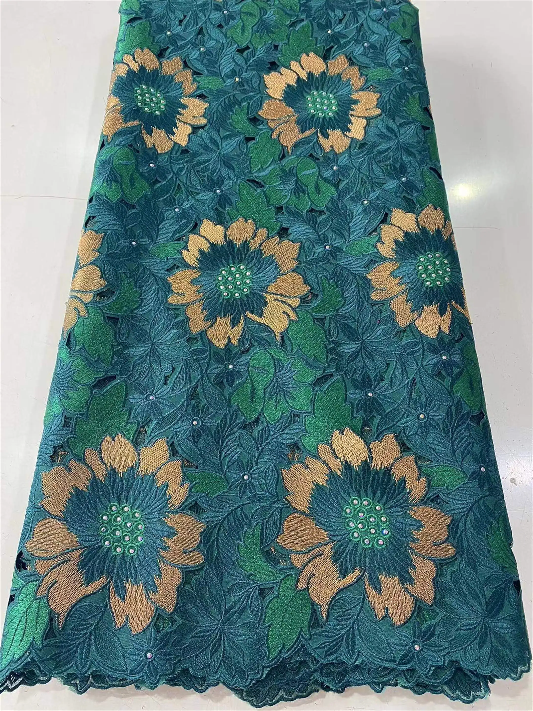 Highest Top Quality Made Swiss Lace Cotton Fabric Soft Original Handcut Embroidery For Wedding Celebrants Party Outfit Sewing