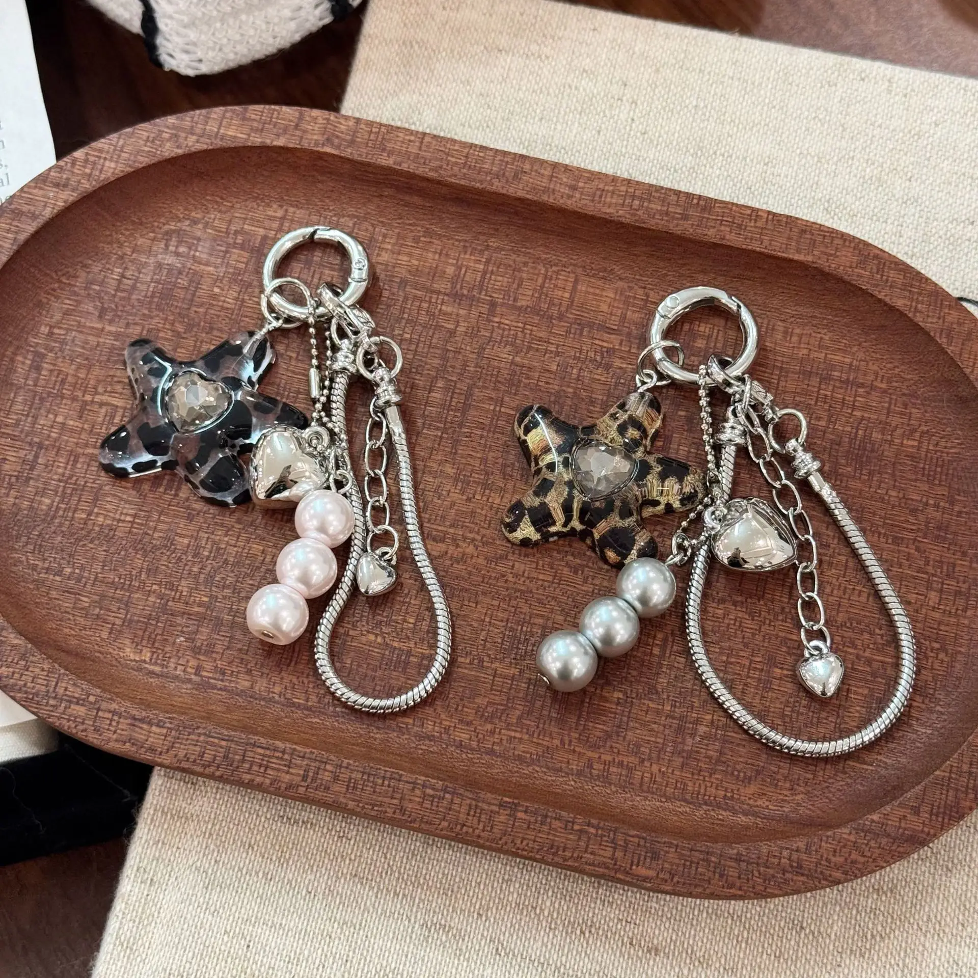 Leopard Print Star Bear Keychain Silver Color Beaded Heart Rope Pendant Keyring for Women Girl Purse Backpack Daily Decoration view 4