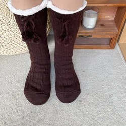 Calcetines térmicos peludos para mujer, pantuflas antideslizantes de silicona cálidas de felpa para dormitorio, Bola de piel con agarre holgado, regalo para interiores, calcetines gruesos para el suelo