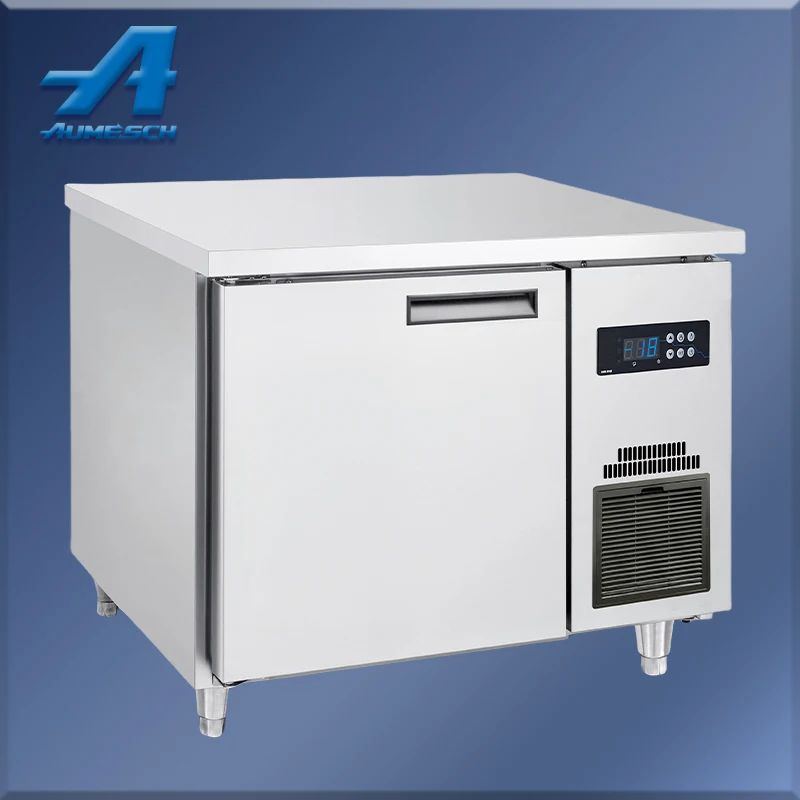 

Однодверный холодильник с выдвижной полкой, встраиваемый под столешницу, с рабочей поверхностью для пекарни и приготовления пищи