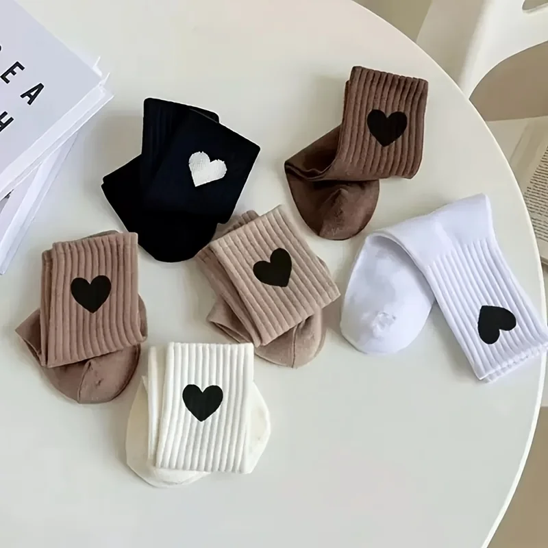 6 Pairs Random Styles, Four Season Style, Easy Heart-Shaped Pattern, Heart Print, Mid Tube Socks, Warm and Versatile Socks