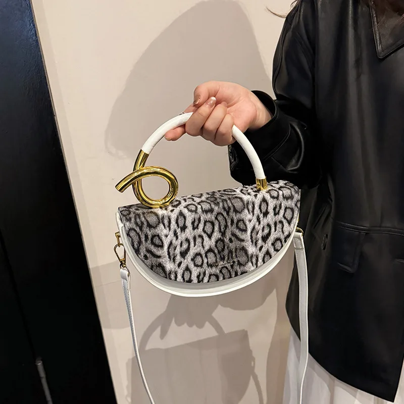 

2025 New Vintage Small Square Bag for Women Retro Top Handle Shoulder Bag for Office Work, Fashionable Leather Crossbody Purse