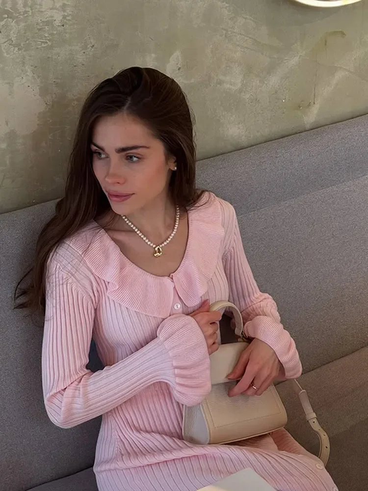 เดรสยาวถักนิตติ้งสีชมพูแฟชั่น แต่งระบาย คอวี แขนยาวทรงบาน กระดุมแถวเดียว ทรงเข้ารูป สำหรับผู้หญิง ฤดูใบไม้ร่วง