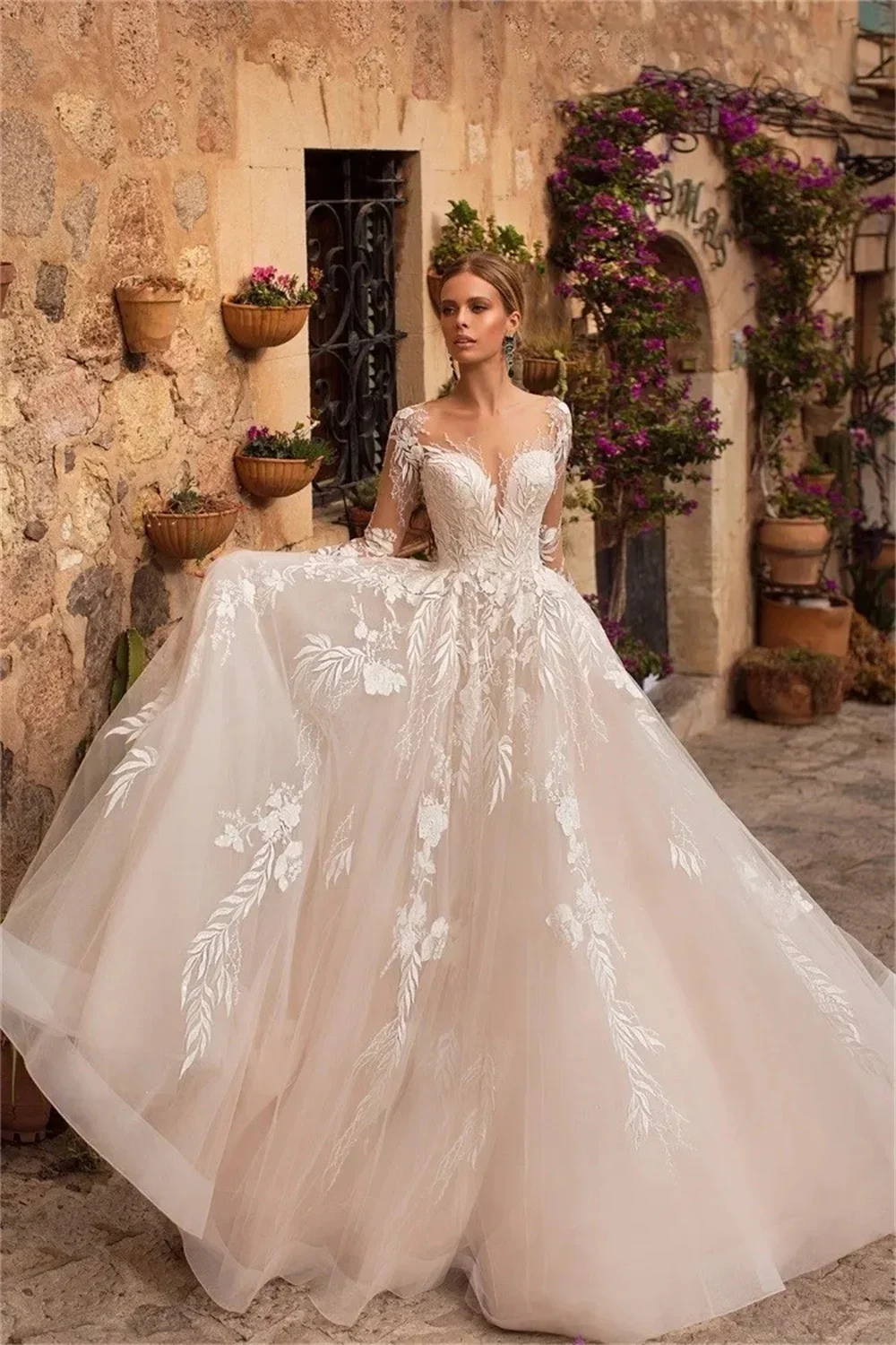 

Customized Wedding Dresses Elegant Tulle Lace Appliques A Line Illusion Backless Bridal Gowns Vestidos De Novia